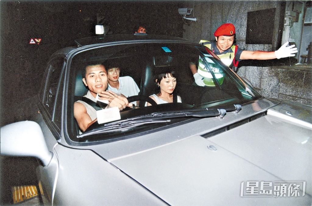 梁漢文在老友幫助下贖回愛車。