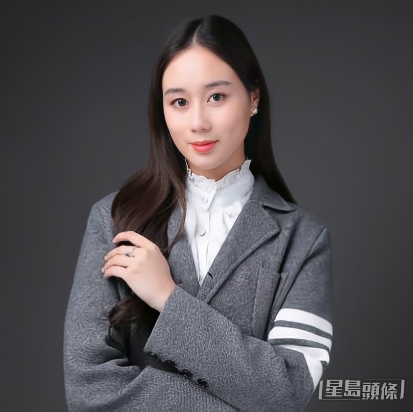 已經從清華大學順利畢業的何超欣。