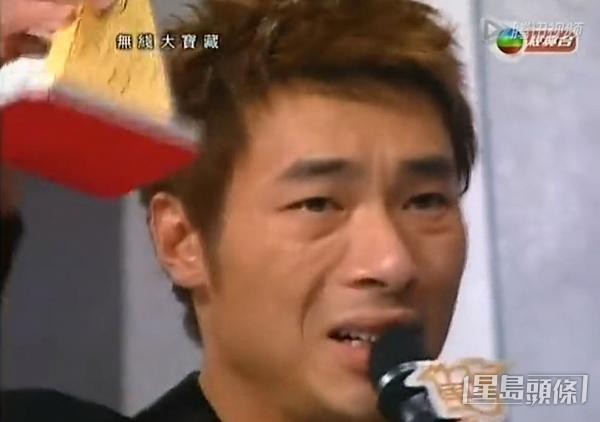 許志安於2001年奪得《勁歌金曲頒獎典禮》最受歡迎男歌星,領獎時發表「廚房愛的宣言」。