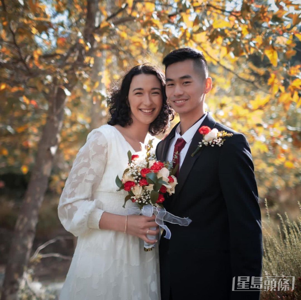 25岁次子Jordan大学毕业后与日德混血女朋友闪婚。