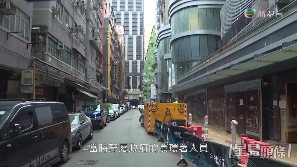 位於大角嘴利得街是其中一條涉僭建問題的私家路,因外伸露台而無法收回。