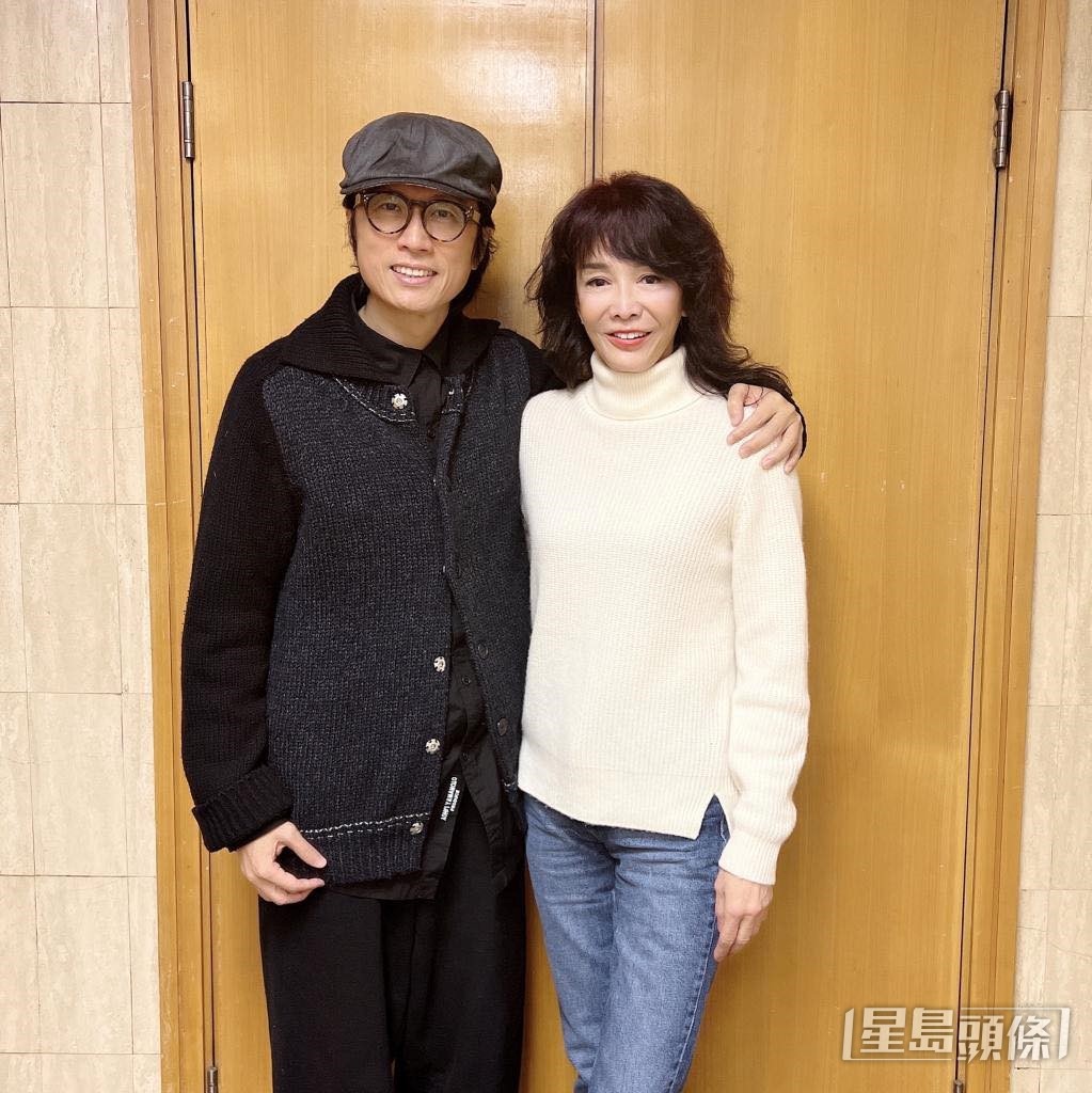 鄭裕玲好有江湖地位,不少巨星都願意畀面她接受訪問。
