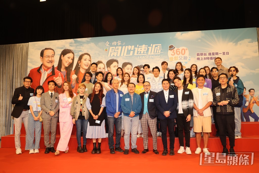 演员出席宣传活动预祝父亲节。