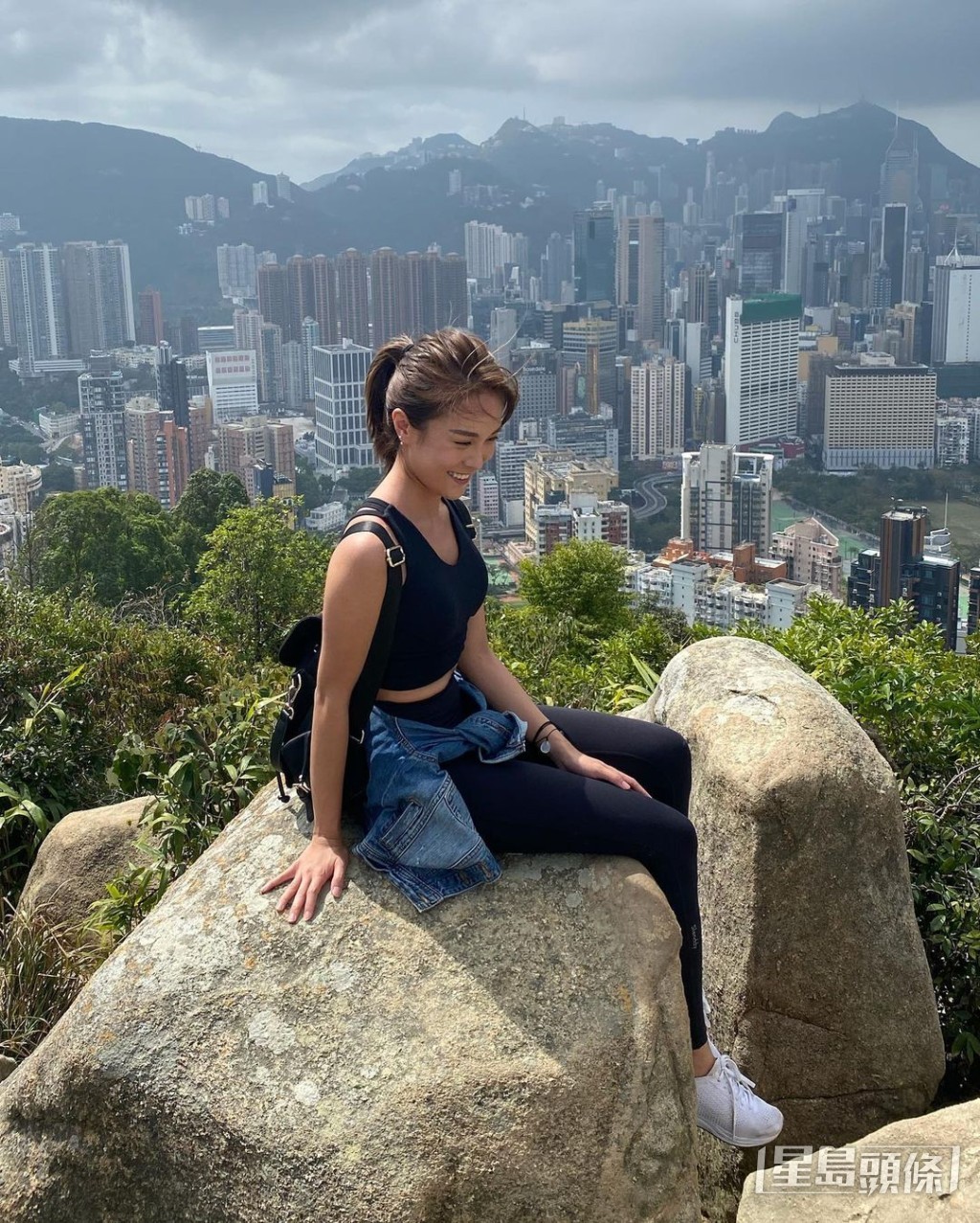 丘靜雯間中行吓山。