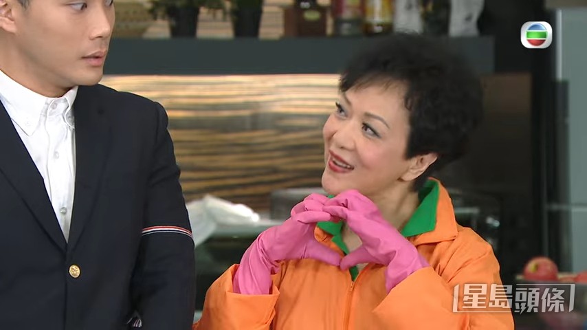 她笑言自己有自閉症，平時甚少出街。