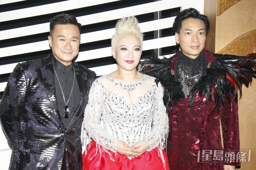谭伟权与刘雅丽演出舞台剧《绝代芳华》。