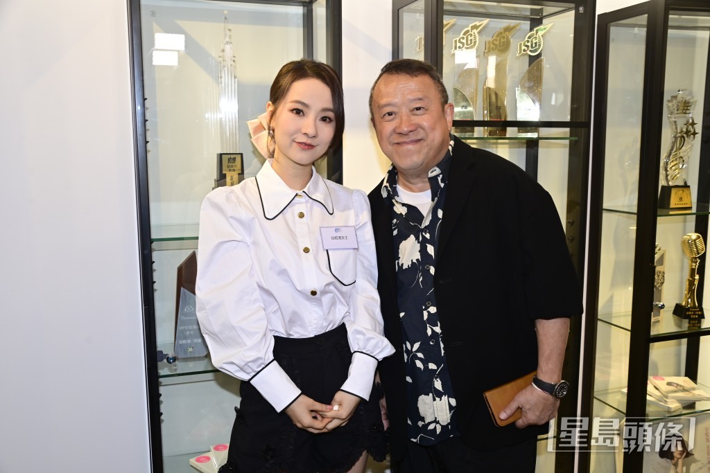 谷婭溦表示去年在北京時得了婦科病，曾志偉知道後即為她安排醫生等事宜，非常關心自己，所以很感激他，目前身體已經康復。