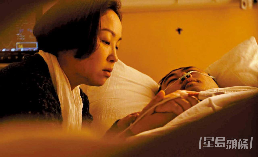 楊詩敏在電影《正義迴廊》飾演唐文奇（麥沛東飾）家姐唐文珊。
