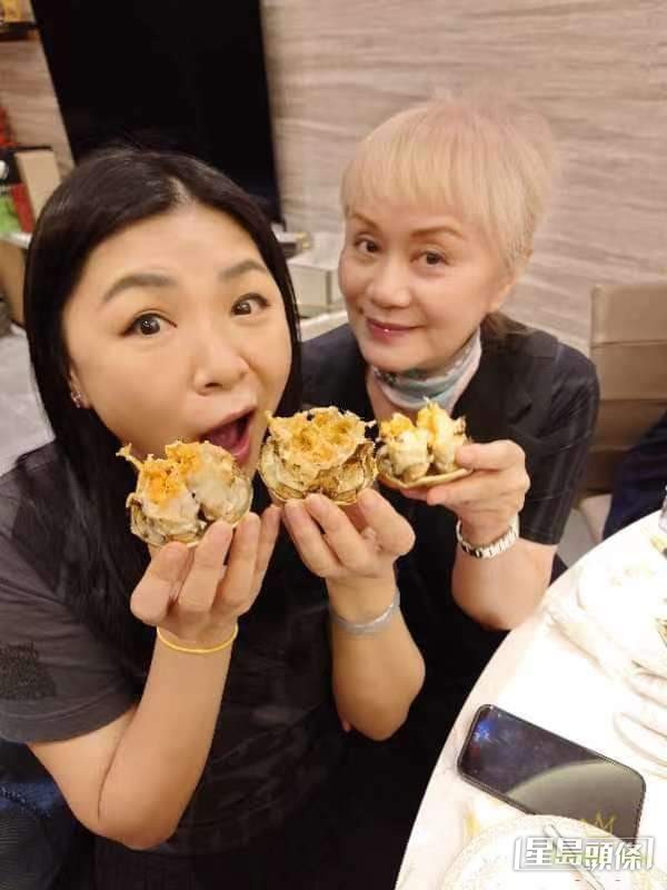 黃美芬在亞視期間結識不少好友，當中包括林建明（右）。