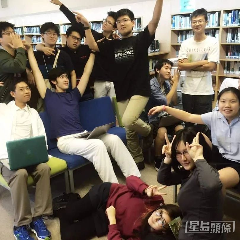 学生照都特别活泼。