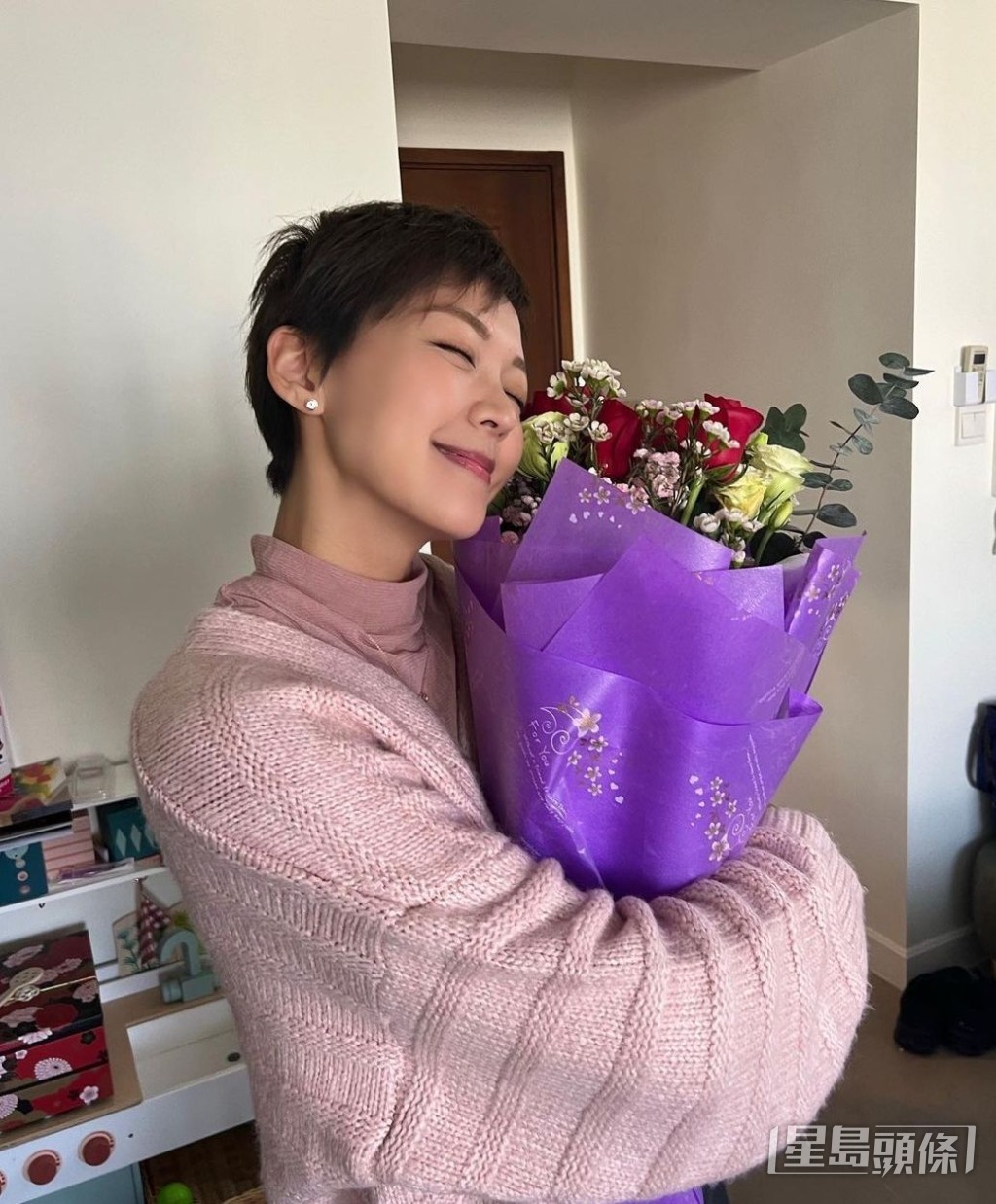 洪永城未諗到母親節活動,應會送花畀媽媽及老婆梁諾妍。