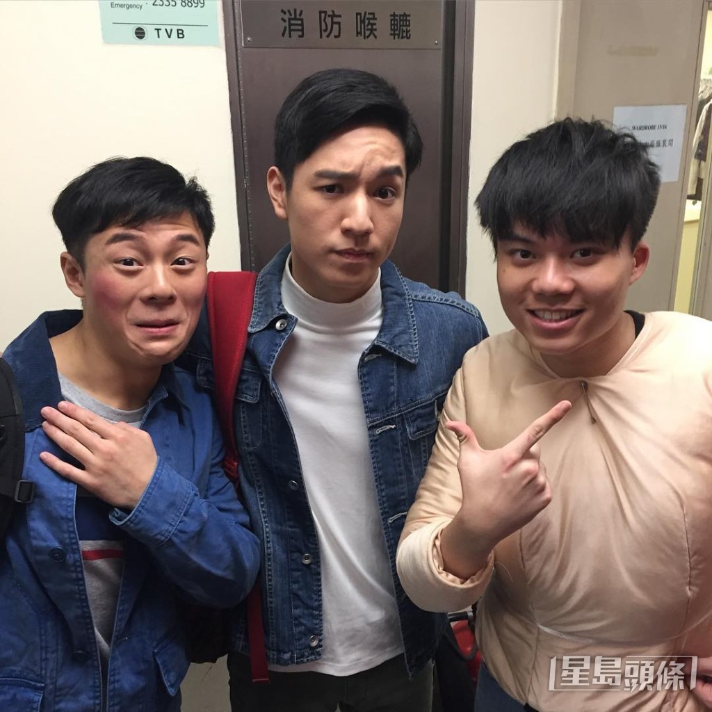 吳偉豪（中）初出道的青澀樣，好Cute。