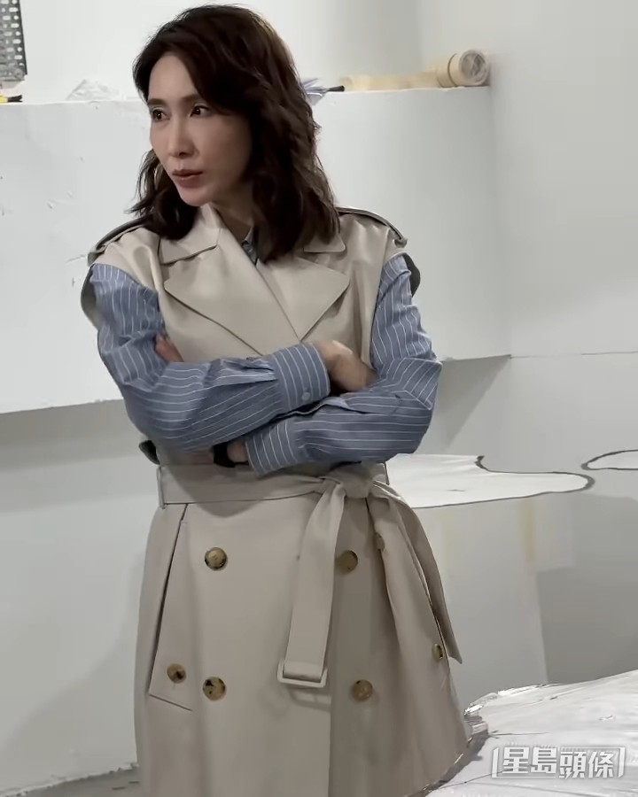 黎姿舉手投足好有魅力。