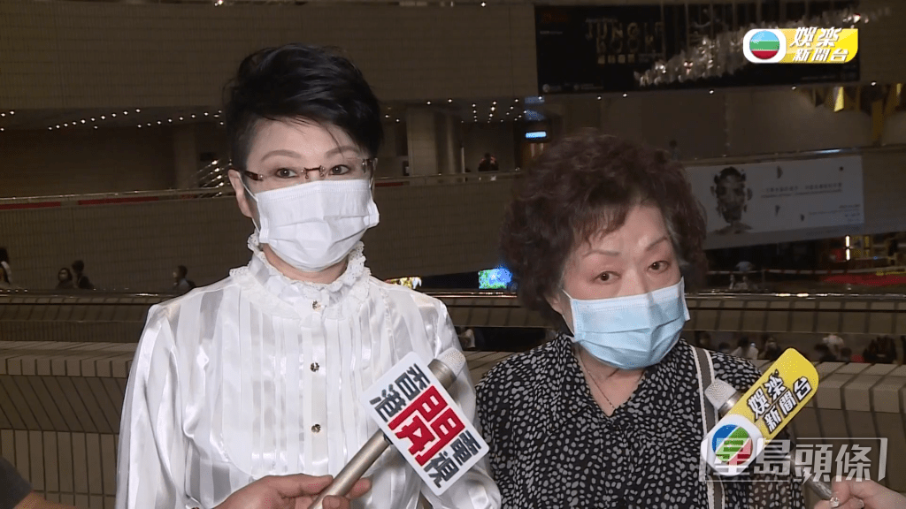 提到明年出埠散心,南紅顯得好精靈。