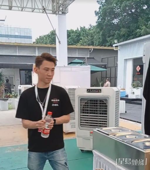 李興華離開TVB後，早已北上搞飲食生意。