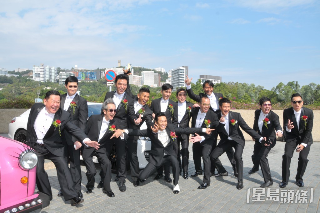 杜德偉2012年結婚，梁朝偉破例做伴郎，更向劇組請假陪足兄弟成日。