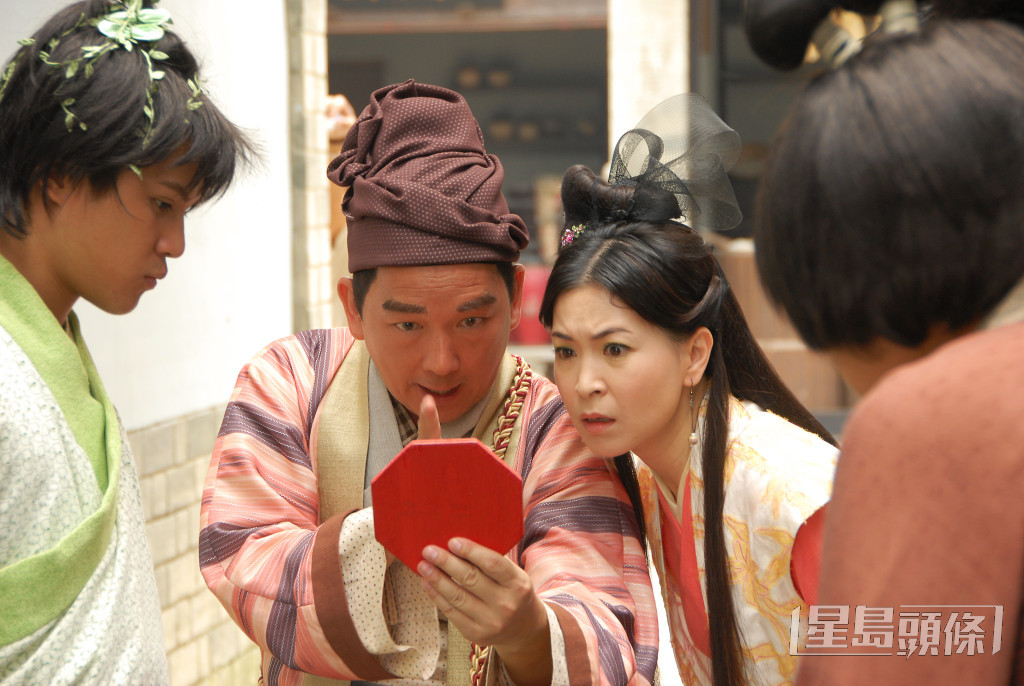 蘇玉華與廖啟智（左二）曾合拍TVB劇《大冬瓜》。