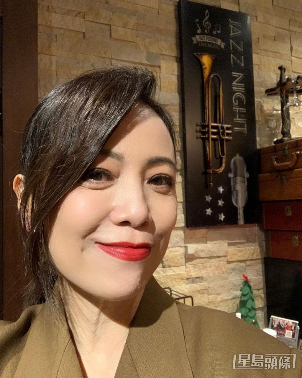 鄧萃雯從不介意大頭自拍展示真實臉容。