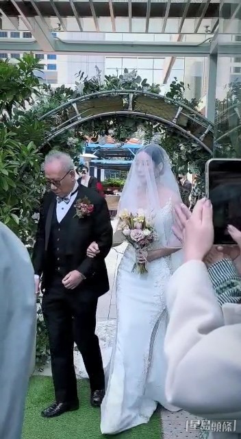 婚紗設計好高貴！