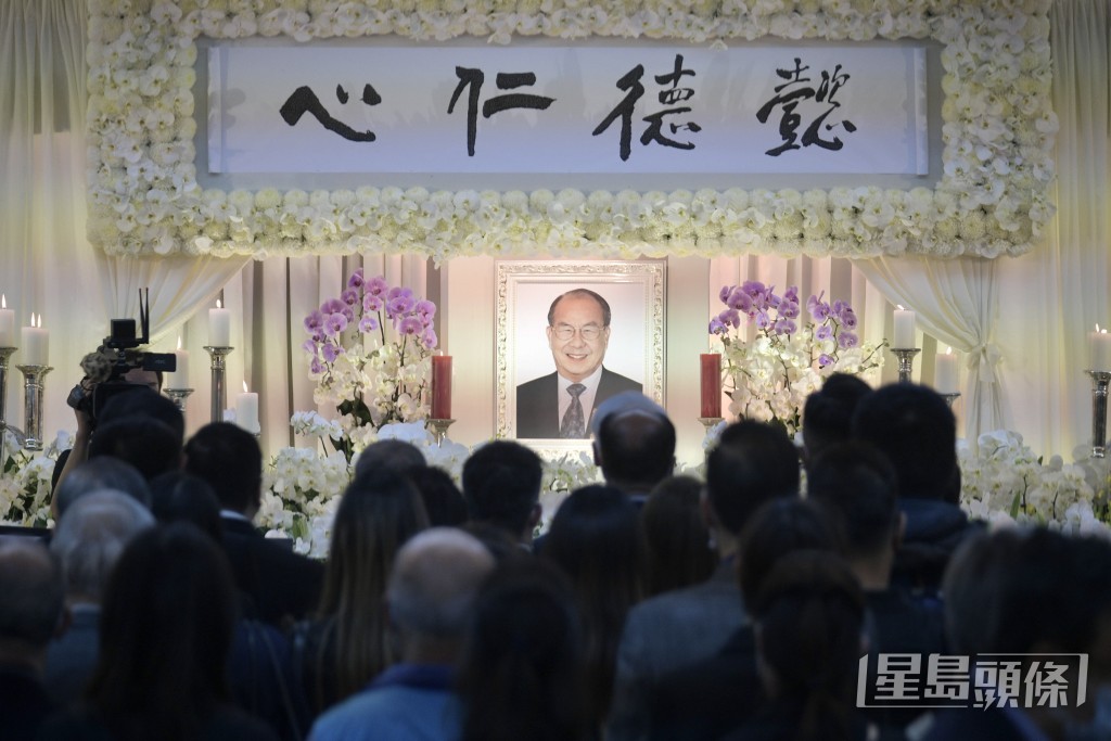 靈堂中間橫匾寫有「懿德仁心」。陳浩元攝