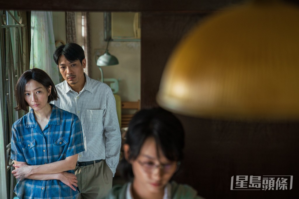 戲中嗱喳跟Sammi合演多年夫妻，有不少感情戲。