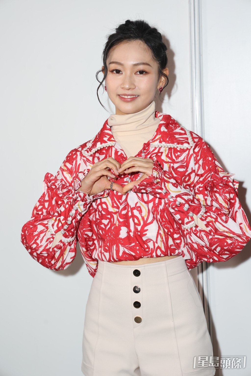郭柏妍大派心心。