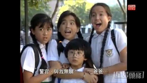（後左起）唐寧、何靈靈和李佩蕙在《CYC家族》中飾演三姊妹。