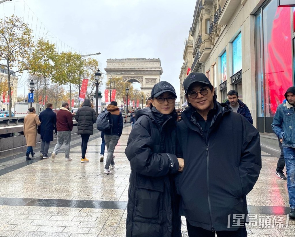 與太太利智結婚多年,依然很恩愛。