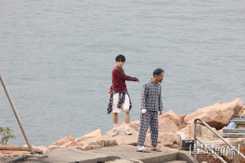 Ian拍摄时非常小心。  ​