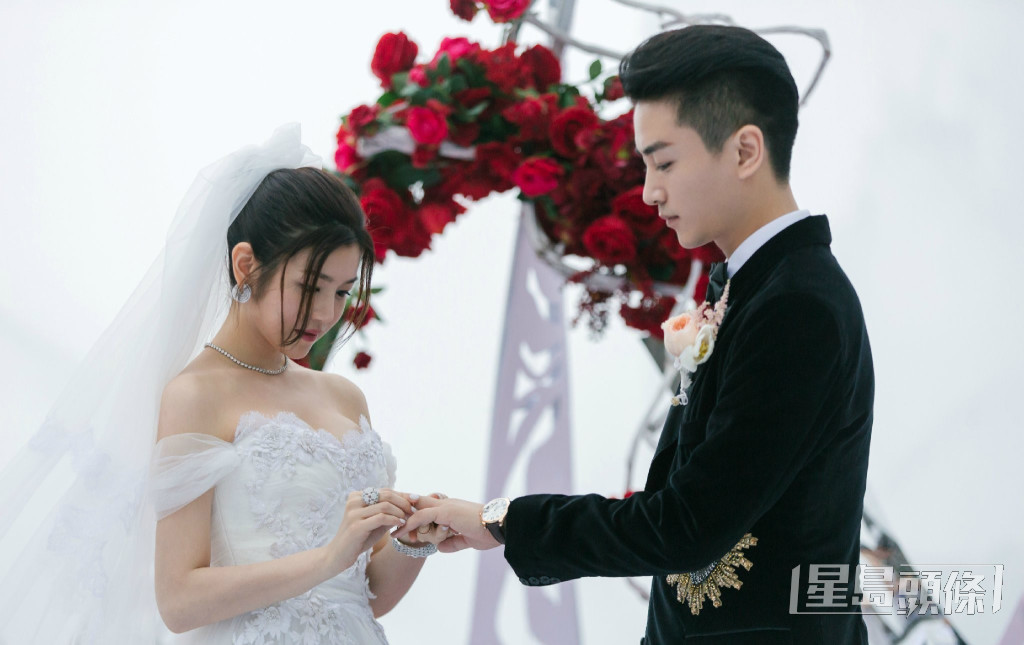 陈妍希与陈晓于2016年结婚。