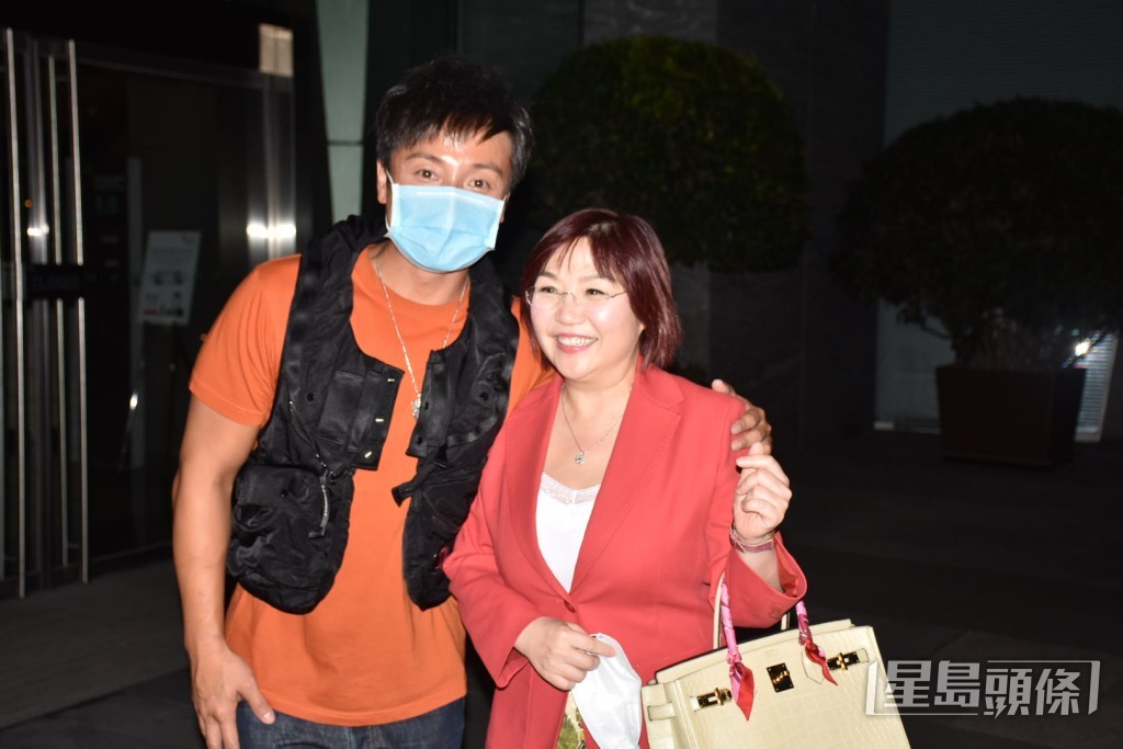 麥玲玲身家亦相當豐厚，2013年已有報道指她身家有1.3億，坐擁多個物業。