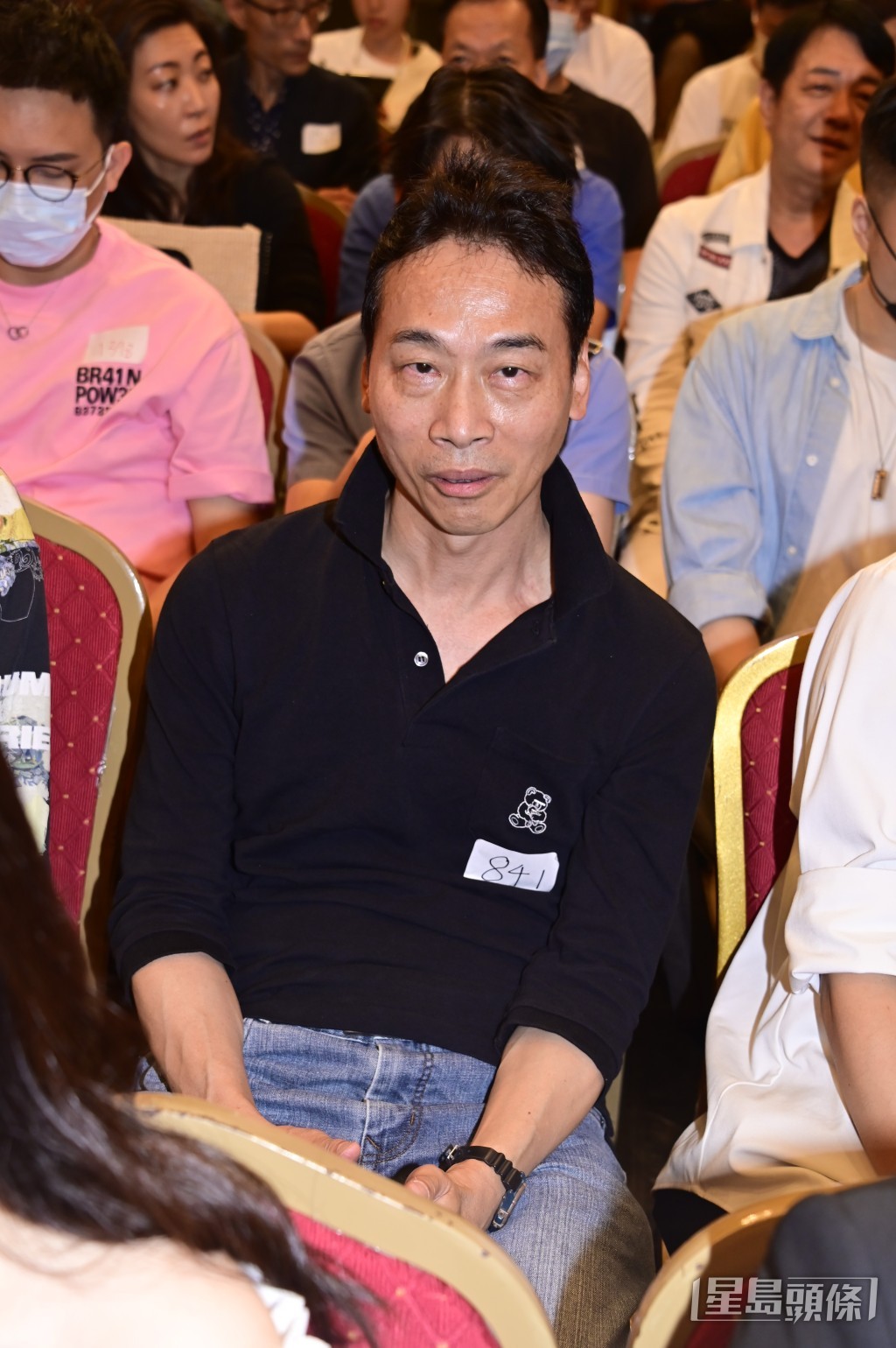 仲有許志安阿哥許志偉。