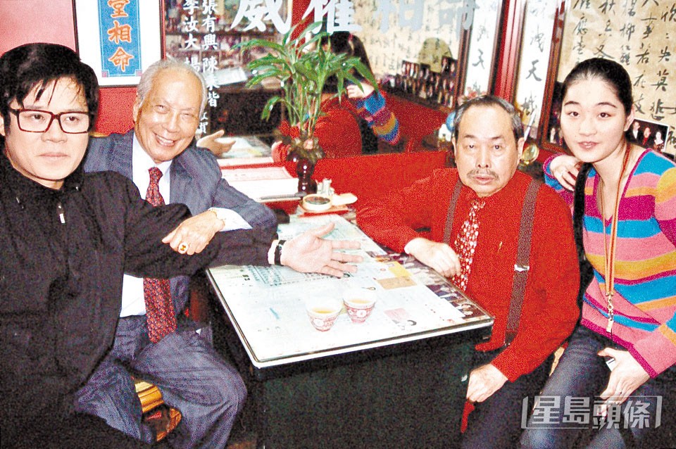 安德尊系曹达华嘅契仔。