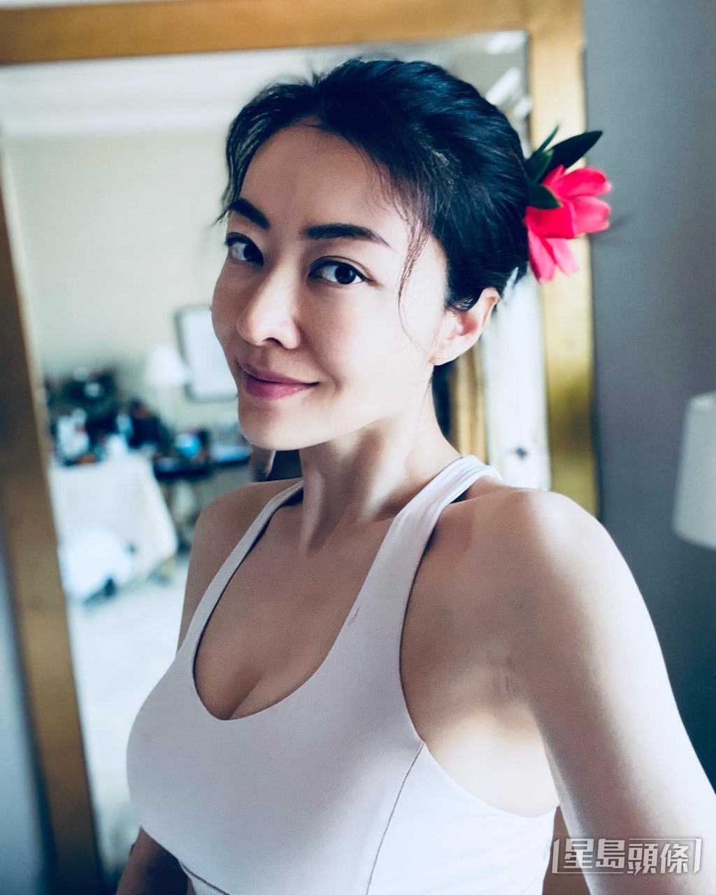 熊黛林呢張相唔知有冇P圖,不過塊面太瘦,唔知點形容。 