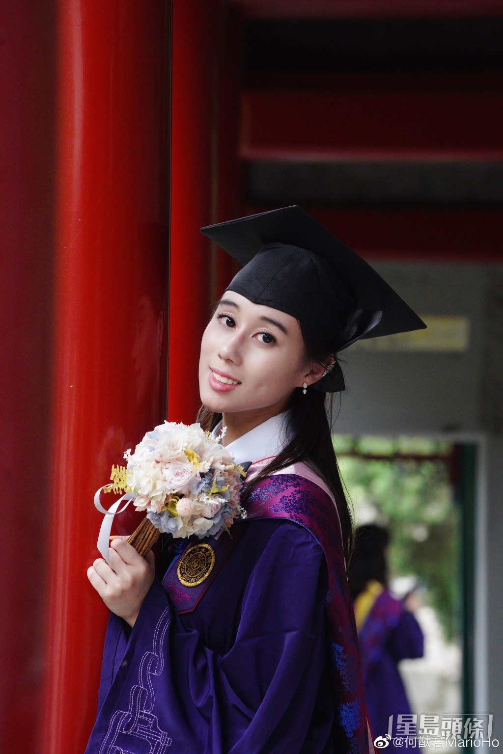 四太孻女超欣亦已經大個女,去年從清華大學碩士畢業。