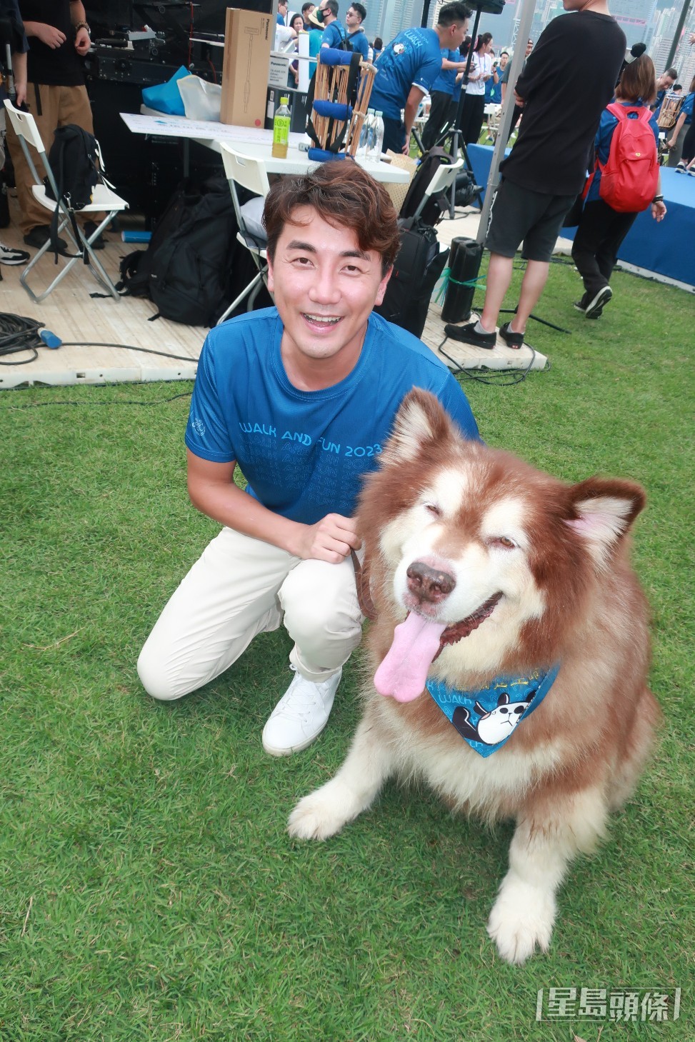 洪永城係愛狗之人。