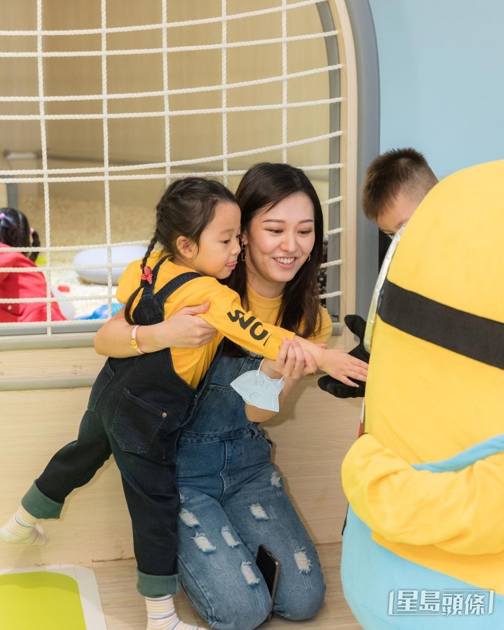 Meghan扮迪士尼動畫《迷你兵團》中的小小兵(Minions)。