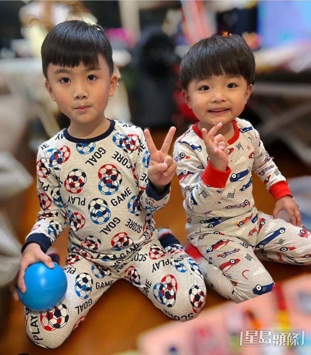 两子好可爱。
