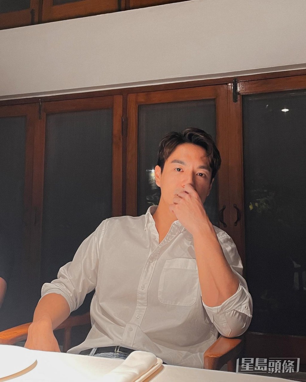 其帥氣外型加上一身爆肌身形，深受觀眾愛戴。