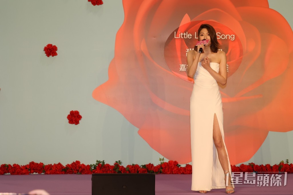 連詩雅在活動上大展歌喉。