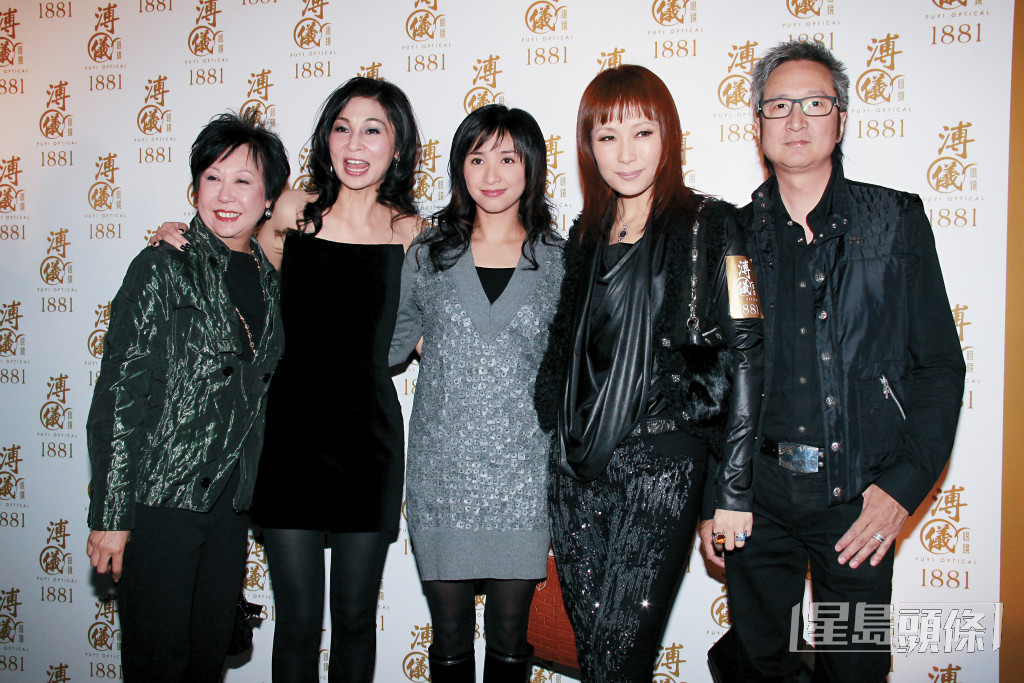 吳婉芳與馮美基、邱李茂琪、葉童及其丈夫陳國熹，於2009年時出席活動。