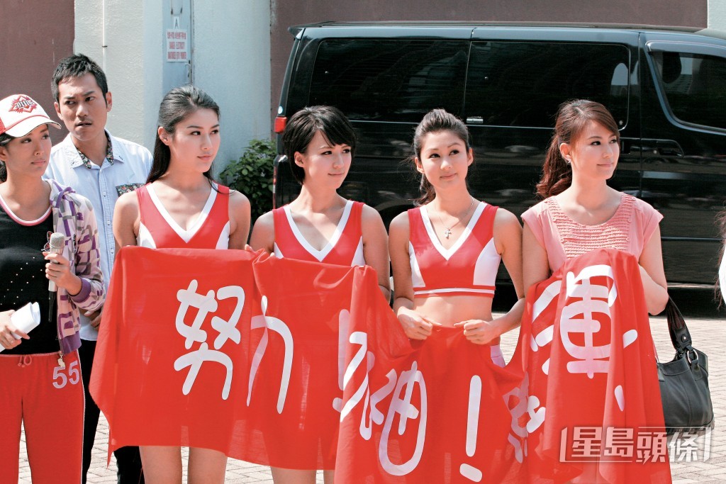 李雪瑩(右一)還曾與岑麗香(右二)、孫慧雪(右三)演出《衝上雲霄II》。(東周刊圖片)