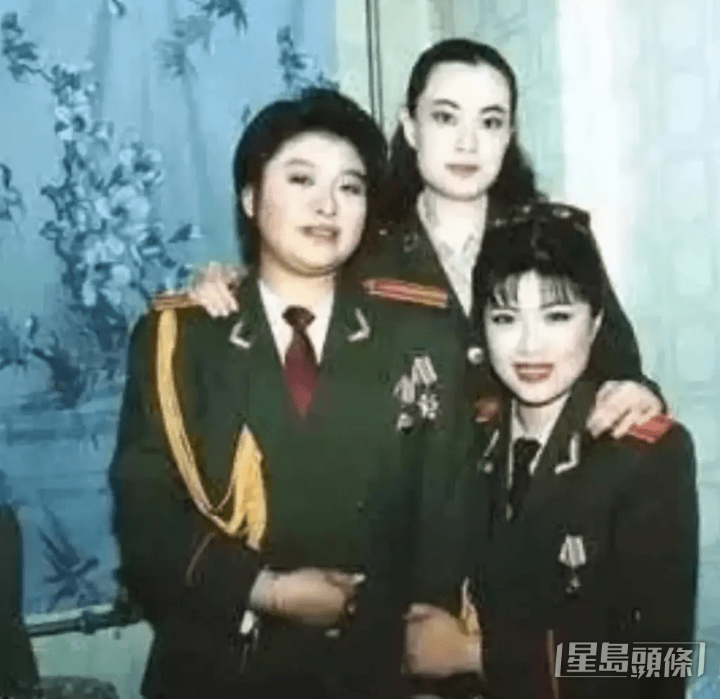 韩红的旧照。