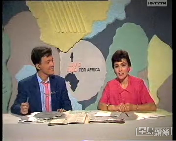 狄寶娜摩亞簽約TVB後,狄寶娜摩亞主力在明珠台主持節目。