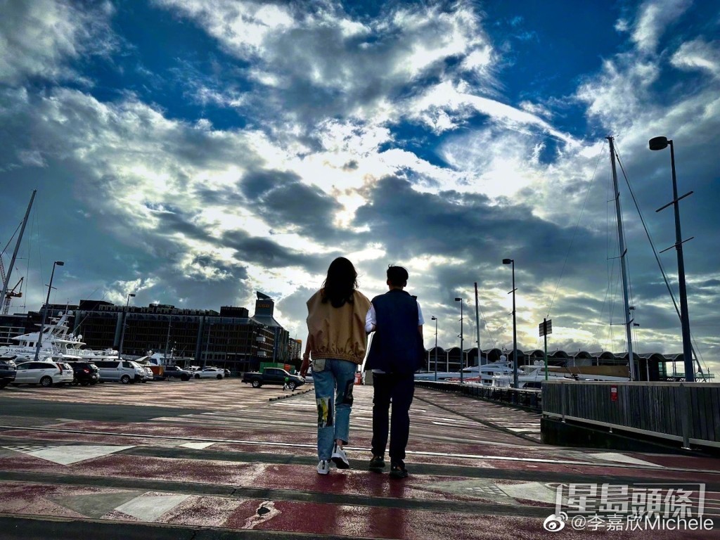 囝囝身高已追贴李嘉欣。