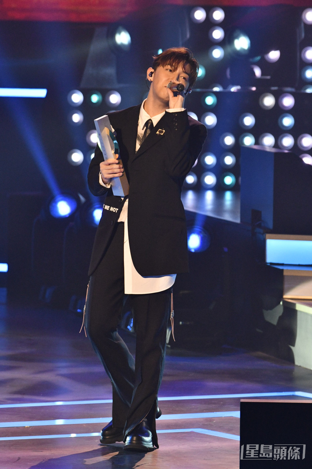 MC已夺得最优秀流行男歌手大奖。  ​