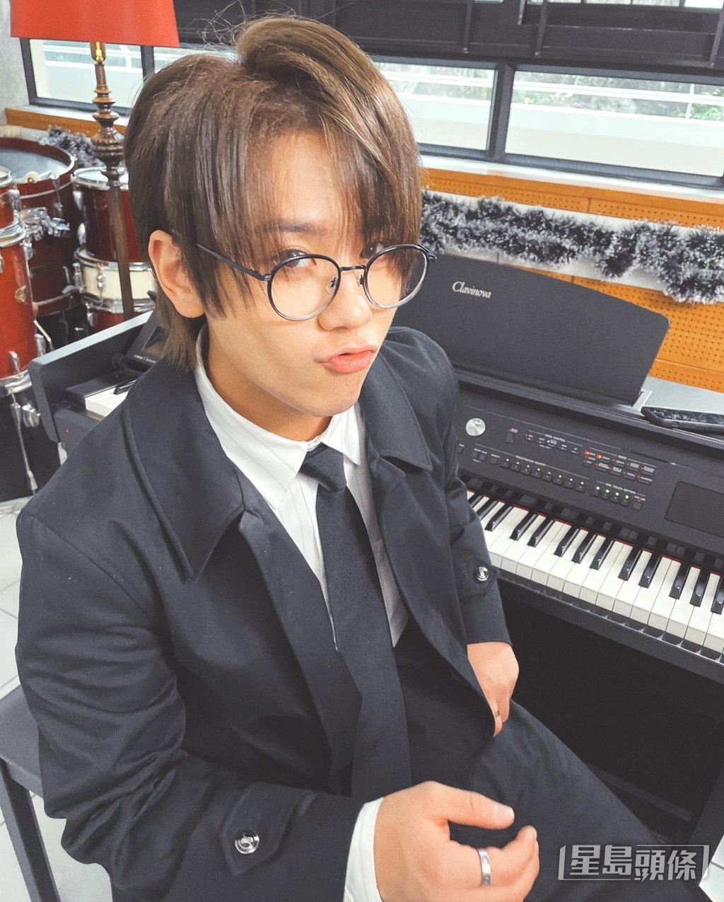 連原定為英國音樂人Alan Walker音樂會任表演嘉賓都臨時以身體不適為由失場,最後只得MIRROR其餘11子現身。