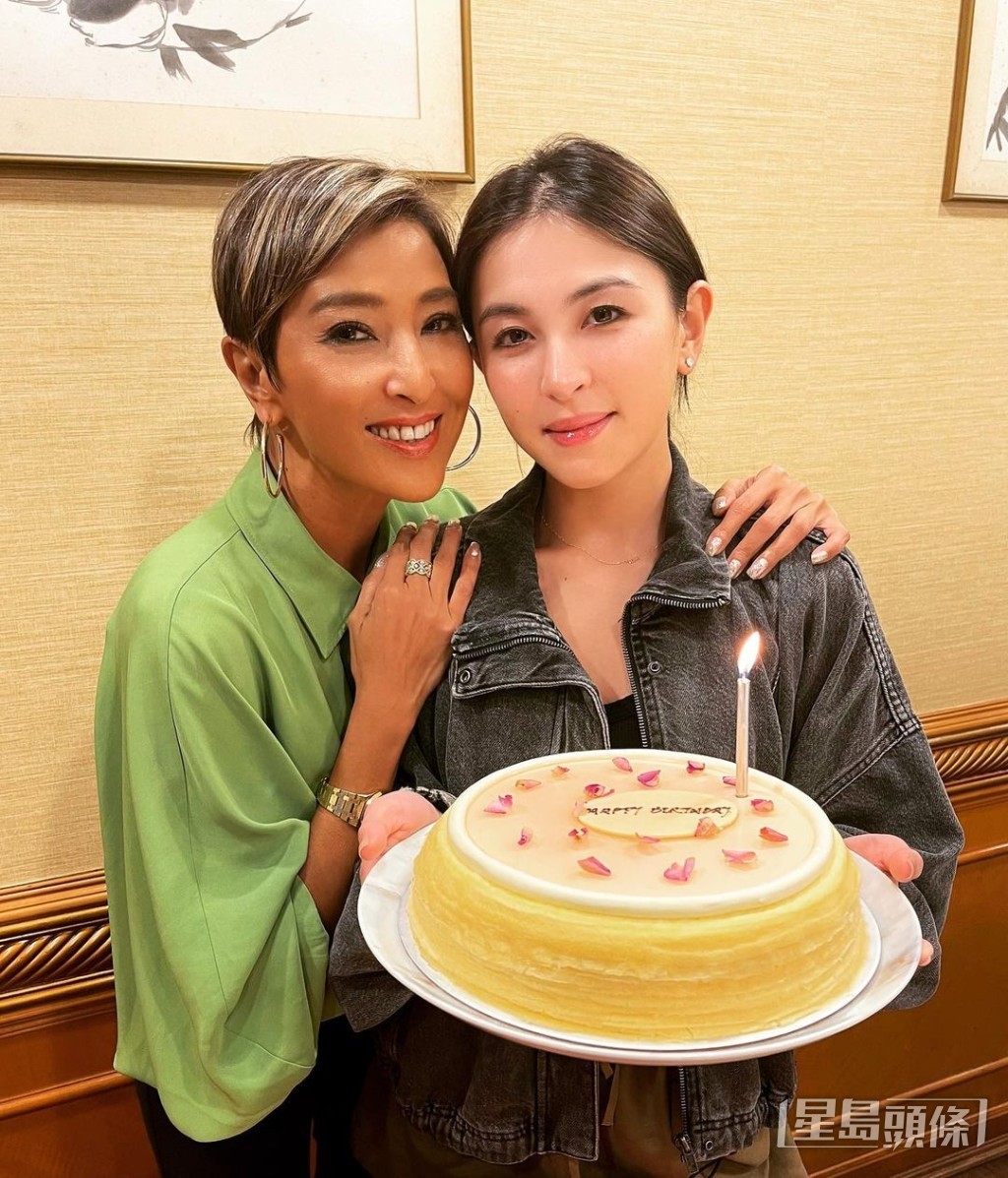 上山诗钠庆祝女儿26岁生日。