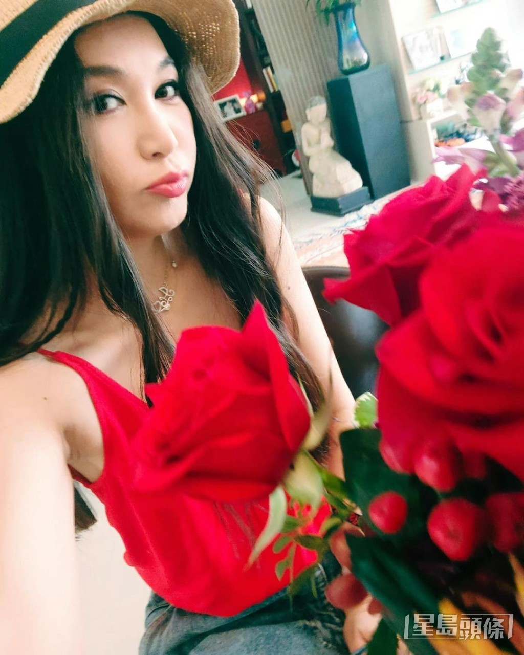 佛像有如半個人咁高。