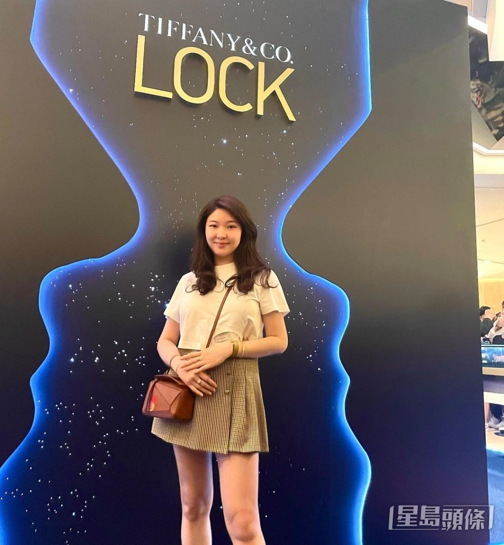 許惠菁手腳相當纖瘦。